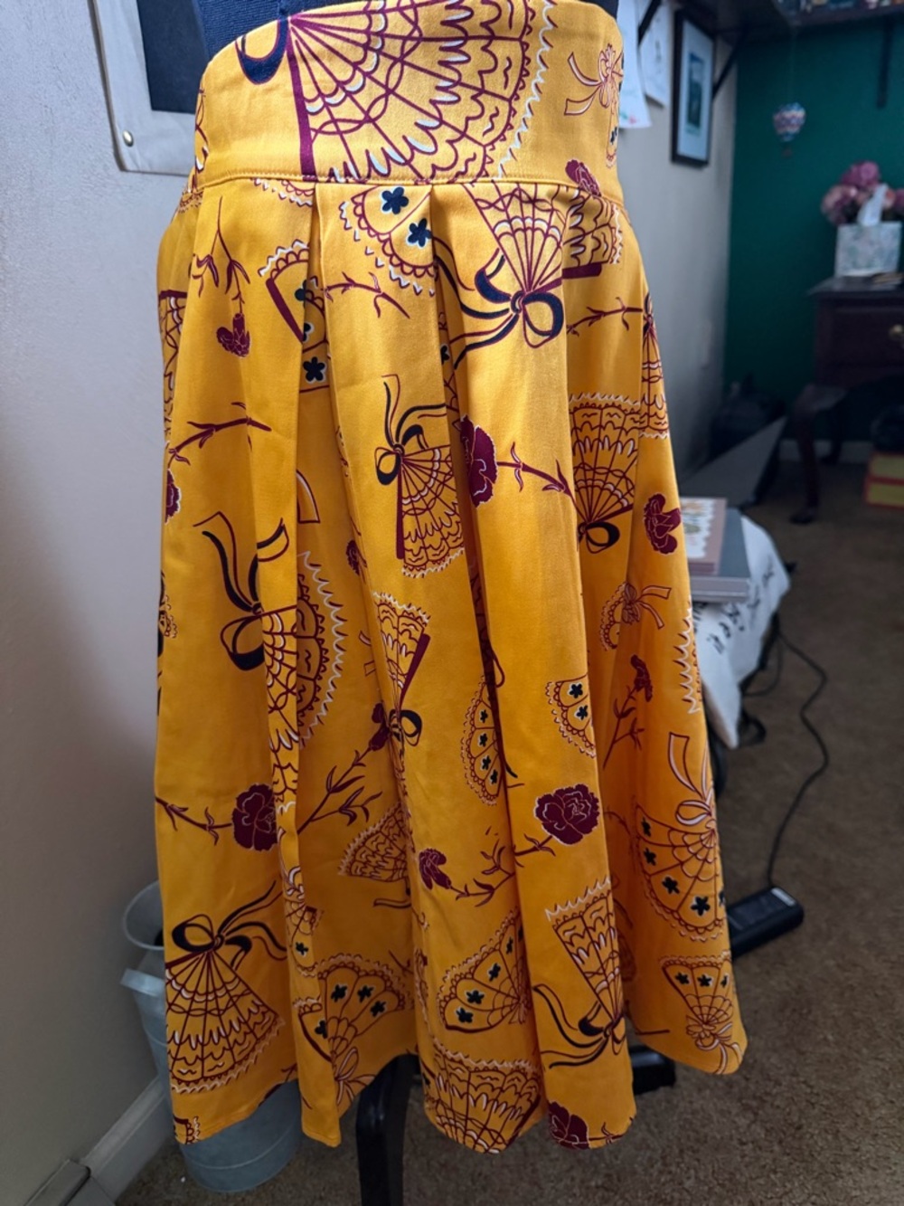 Pinup girl Clothing Laura Byrnes Doris skirt Spanish Fans print